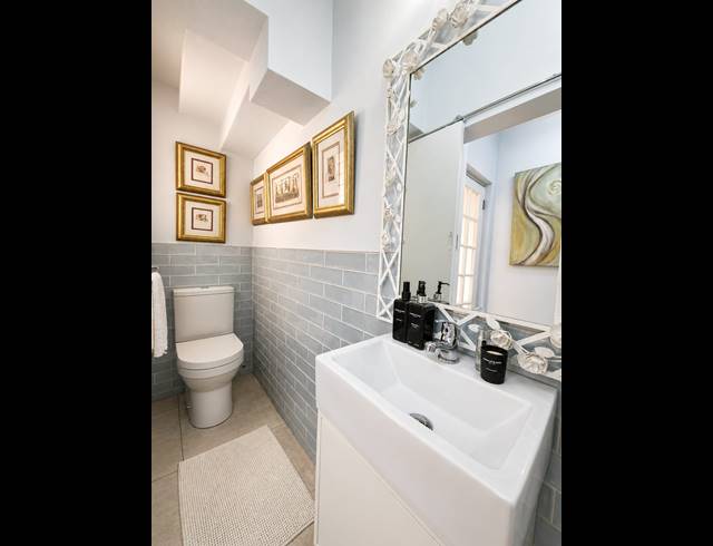 2 BEDROOM TOWNHOUSE FOR SALE IN PEACEHAVEN
